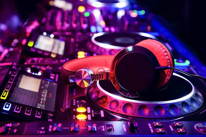 DJ y animación de Memories Sound Live en un evento en El Salvador 3